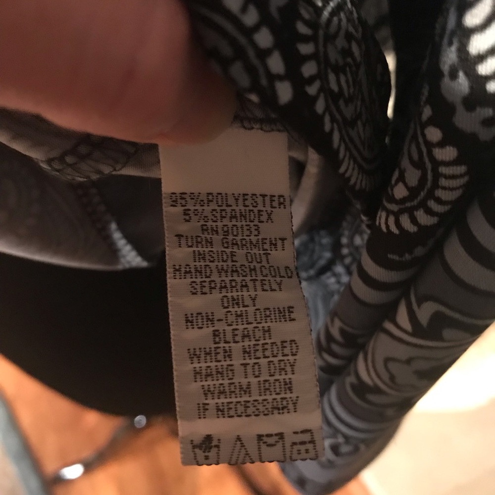 Bob Mackie 3/4 Sleeve Top size medium - Picture 5 of 5